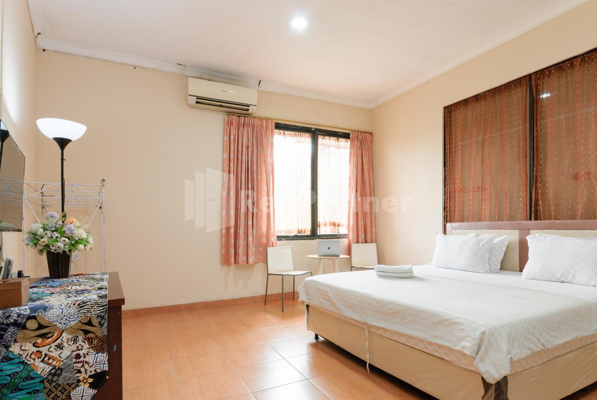 Sr Near Mall Ciputra Cibubur Mitra Reddoorz Hotel Bekasi
