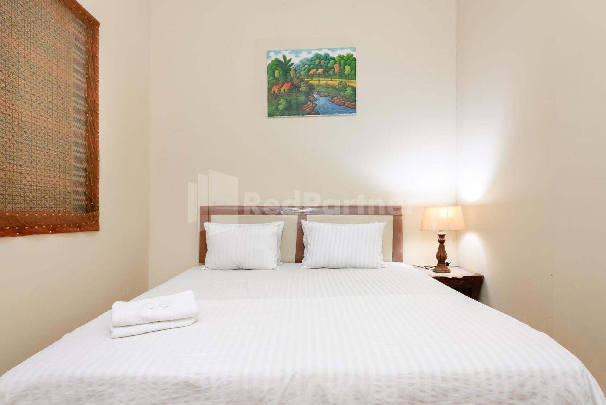 Sr Near Mall Ciputra Cibubur Mitra Reddoorz 2*